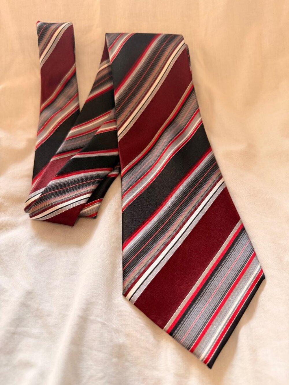 Van Heusen Vintage Mens Red/Gray/Black/Tan/White Diagonally Striped Silk Tie